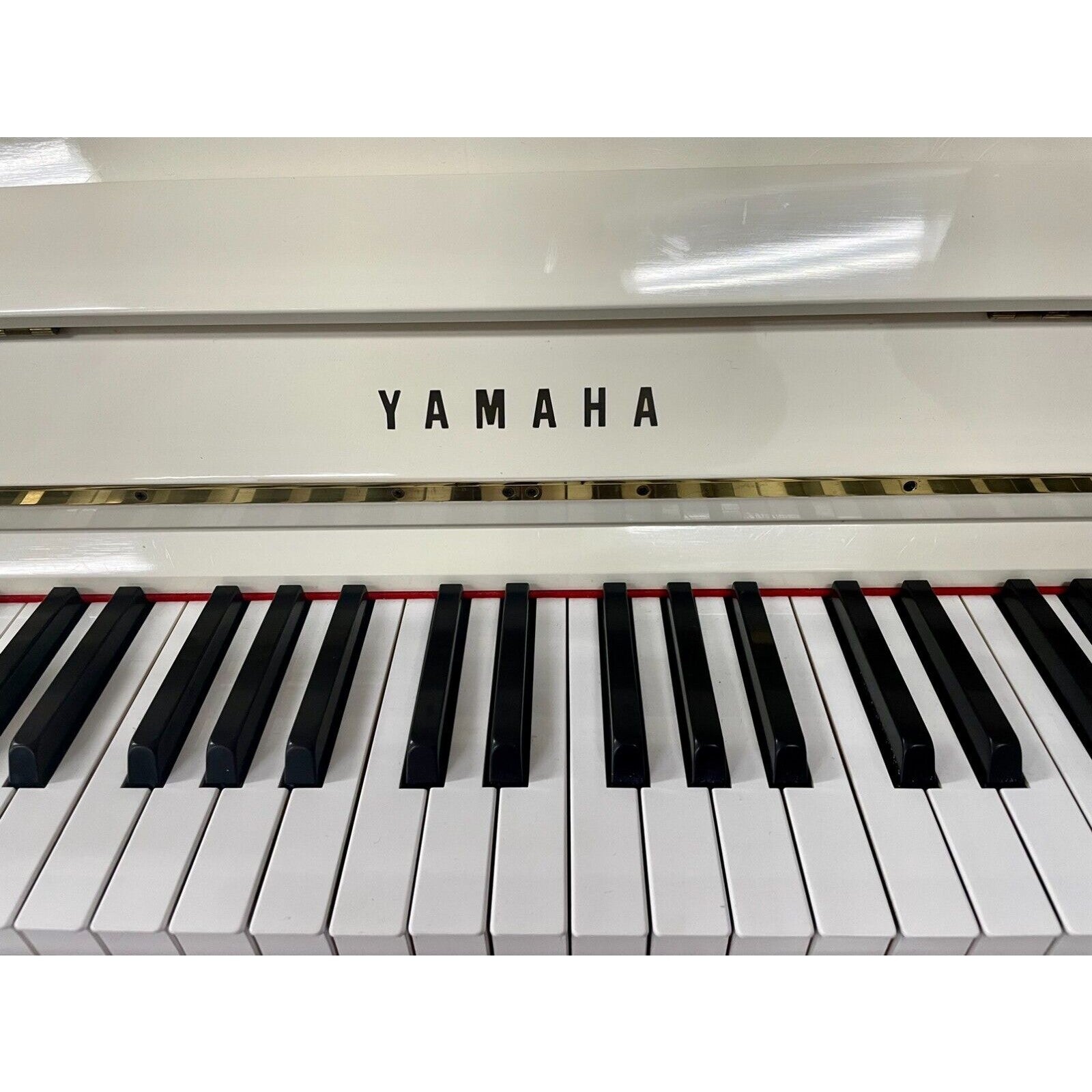 Đàn Piano Cơ Upright Yamaha M1A White - Qua Sử Dụng