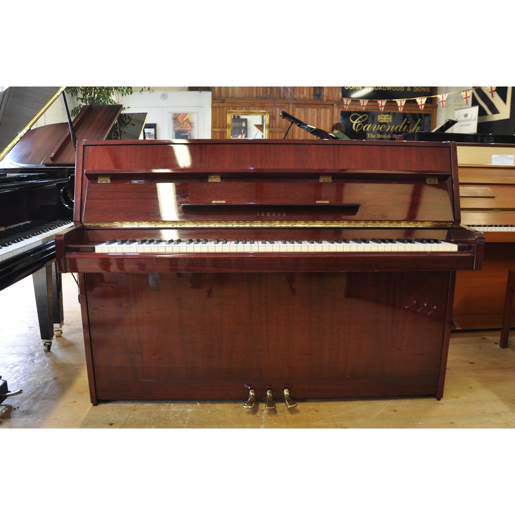 Đàn Piano Cơ Upright Yamaha M1A Walnut - Qua Sử Dụng