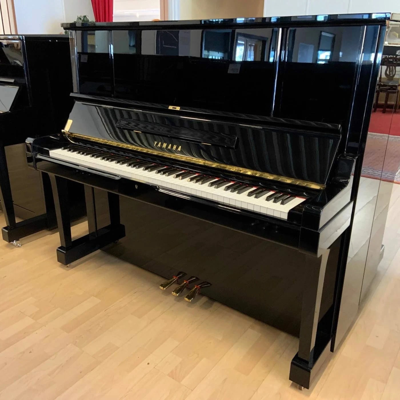 Đàn Piano Cơ Upright Yamaha UX10BL - Qua Sử Dụng