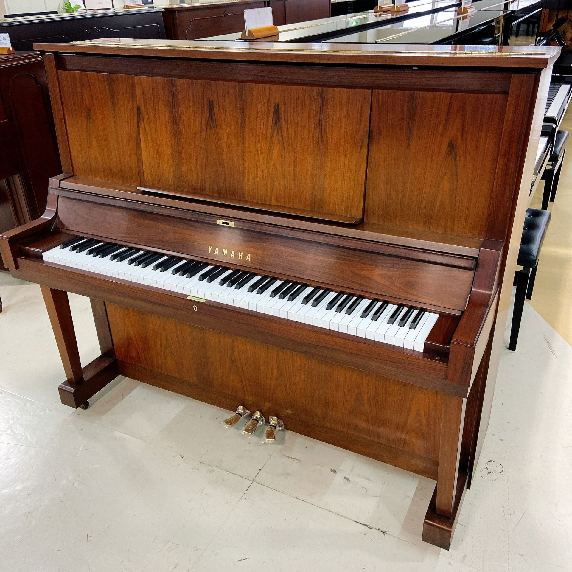 Đàn Piano Cơ Upright Yamaha UX50 RW - Qua Sử Dụng