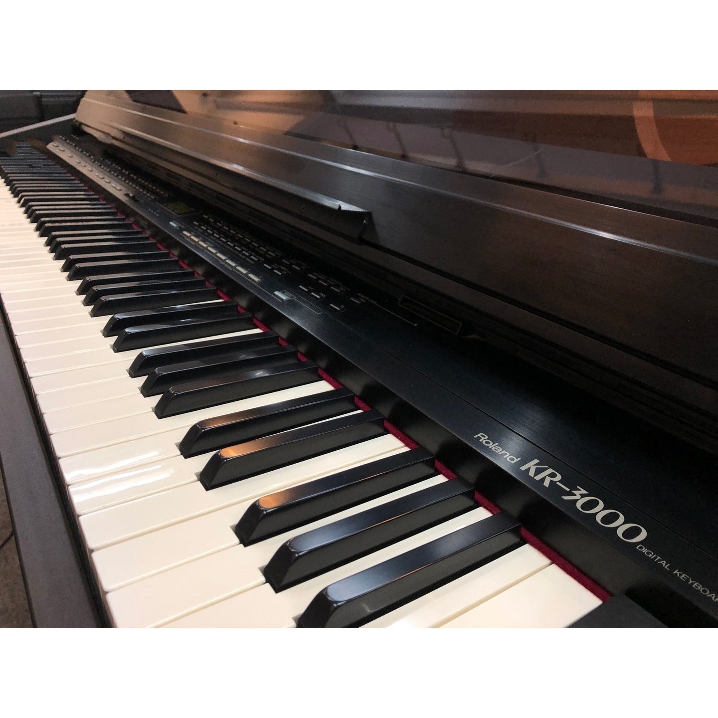 Đàn Piano Điện Roland KR-3000 - Qua Sử Dụng