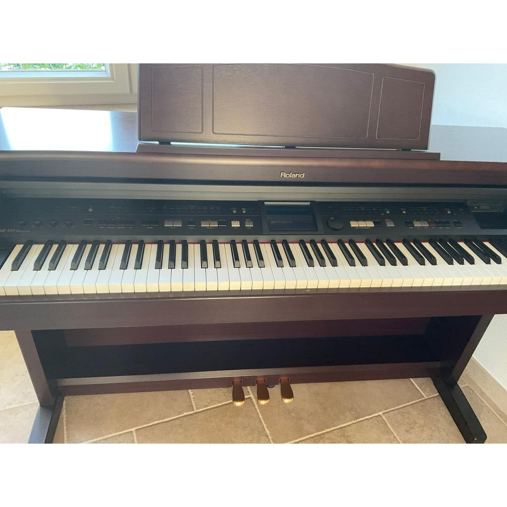 Đàn Piano Điện Roland KR-577 - Qua Sử Dụng