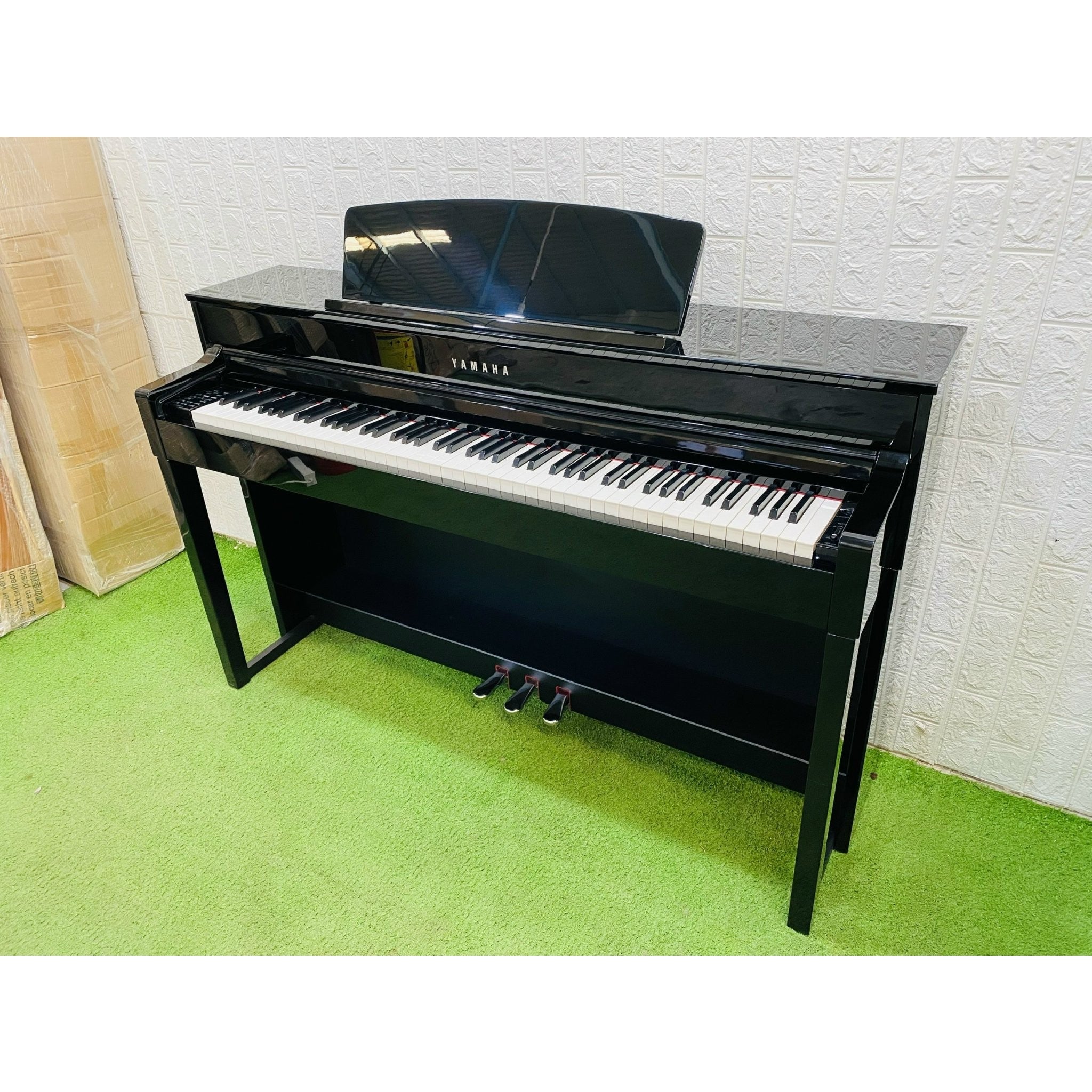 Đàn Piano Điện Yamaha CLP575 - Qua Sử Dụng